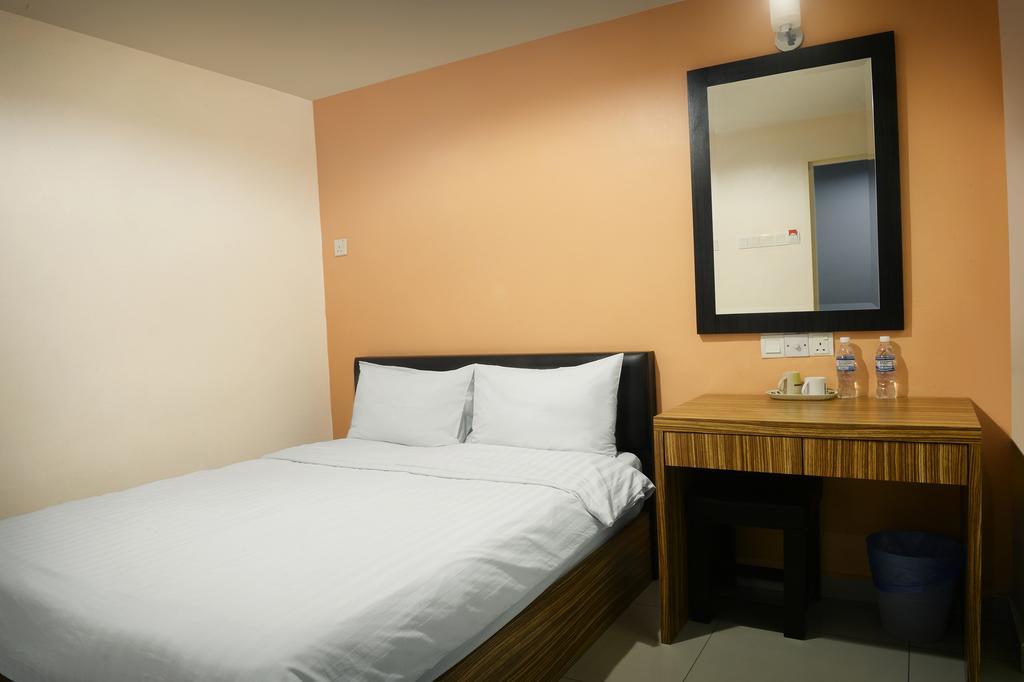 Brezza Hotel Lumut Kültér fotó