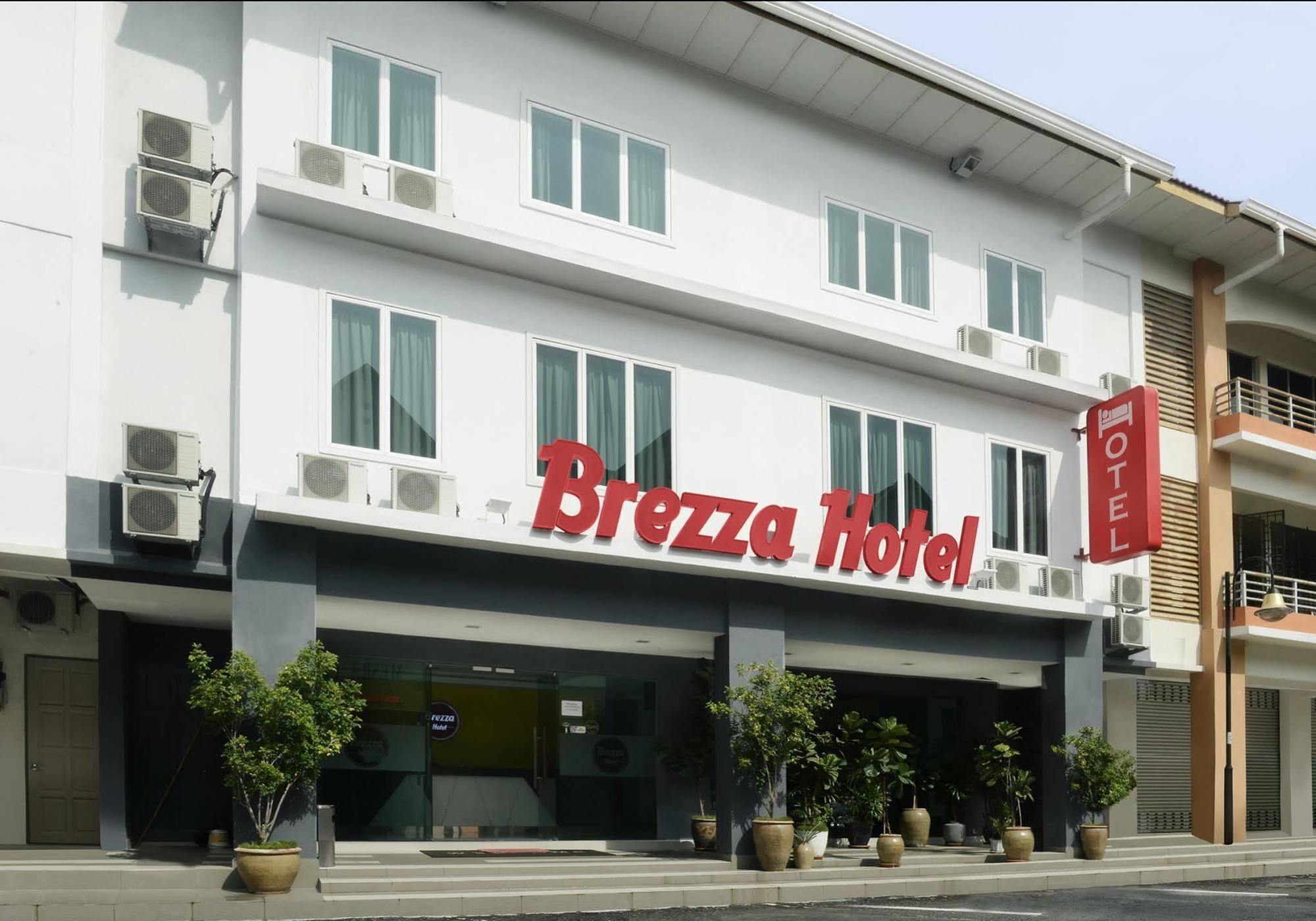 Brezza Hotel Lumut Kültér fotó