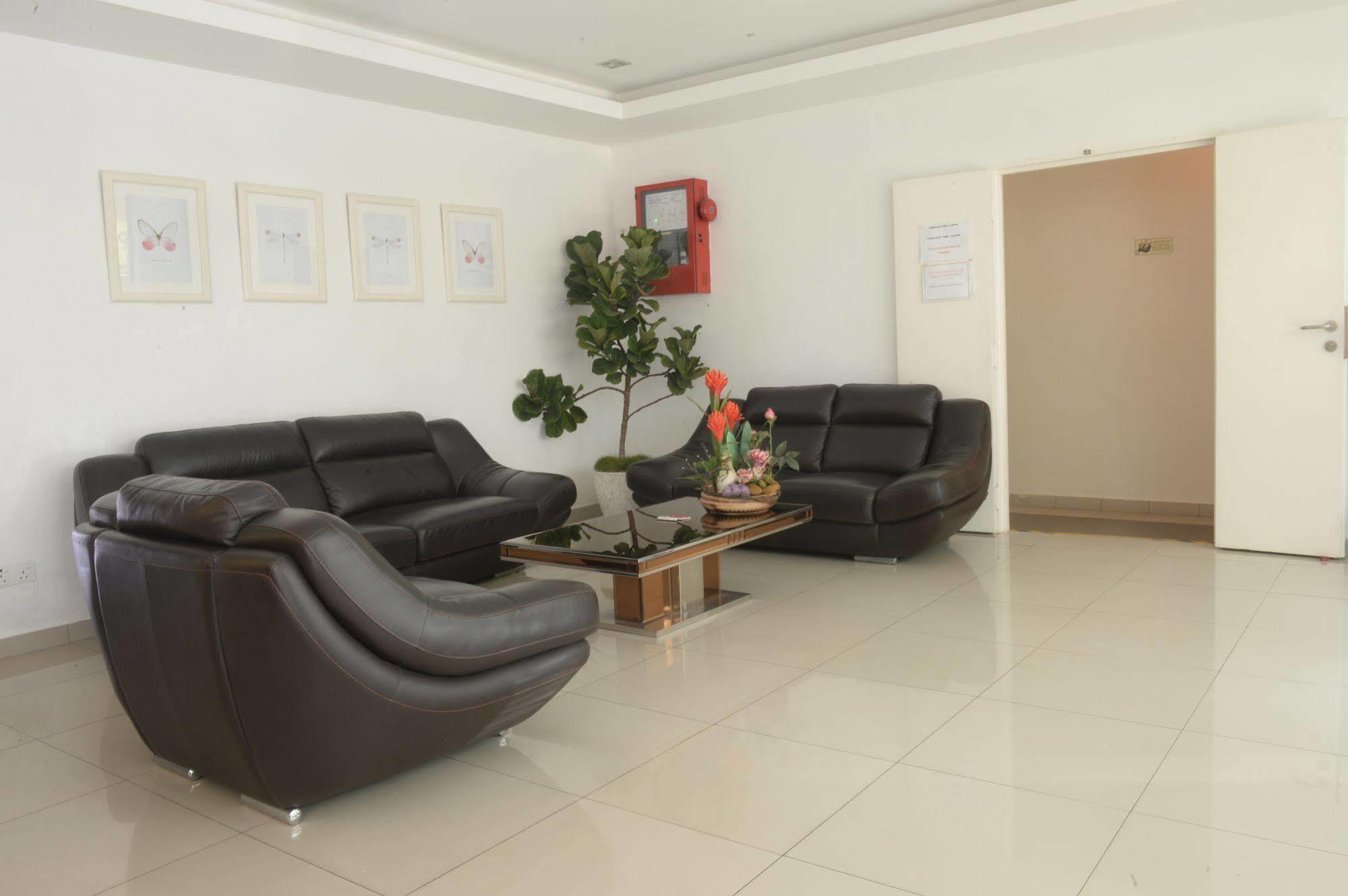 Brezza Hotel Lumut Kültér fotó