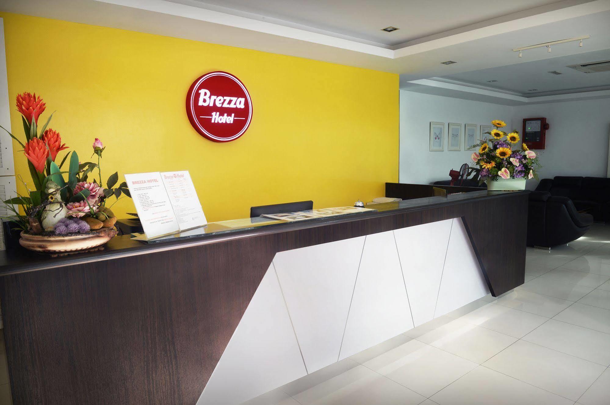 Brezza Hotel Lumut Kültér fotó